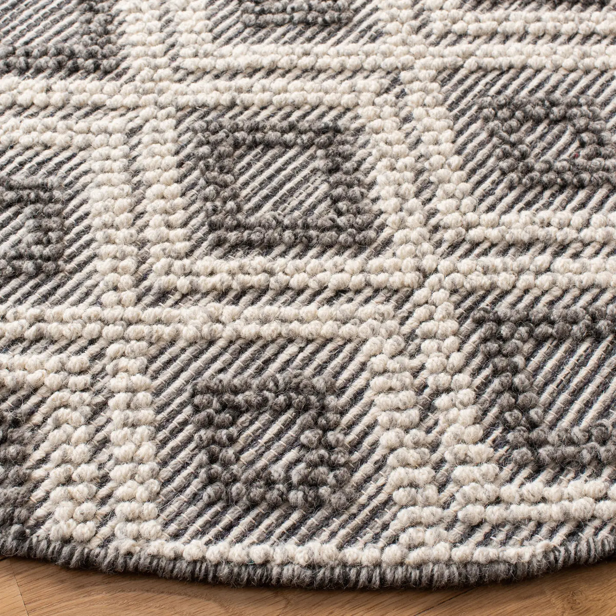 Safavieh Vermont 6'-0" x 6'-0" Rug in Grey / Ivory