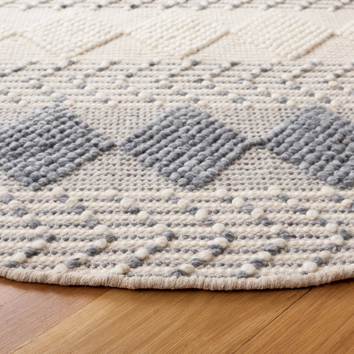 Safavieh Vermont 6'-0" x 6'-0" Rug in Grey / Ivory