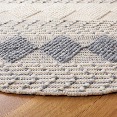 Safavieh Vermont 6'-0" x 6'-0" Rug in Grey / Ivory