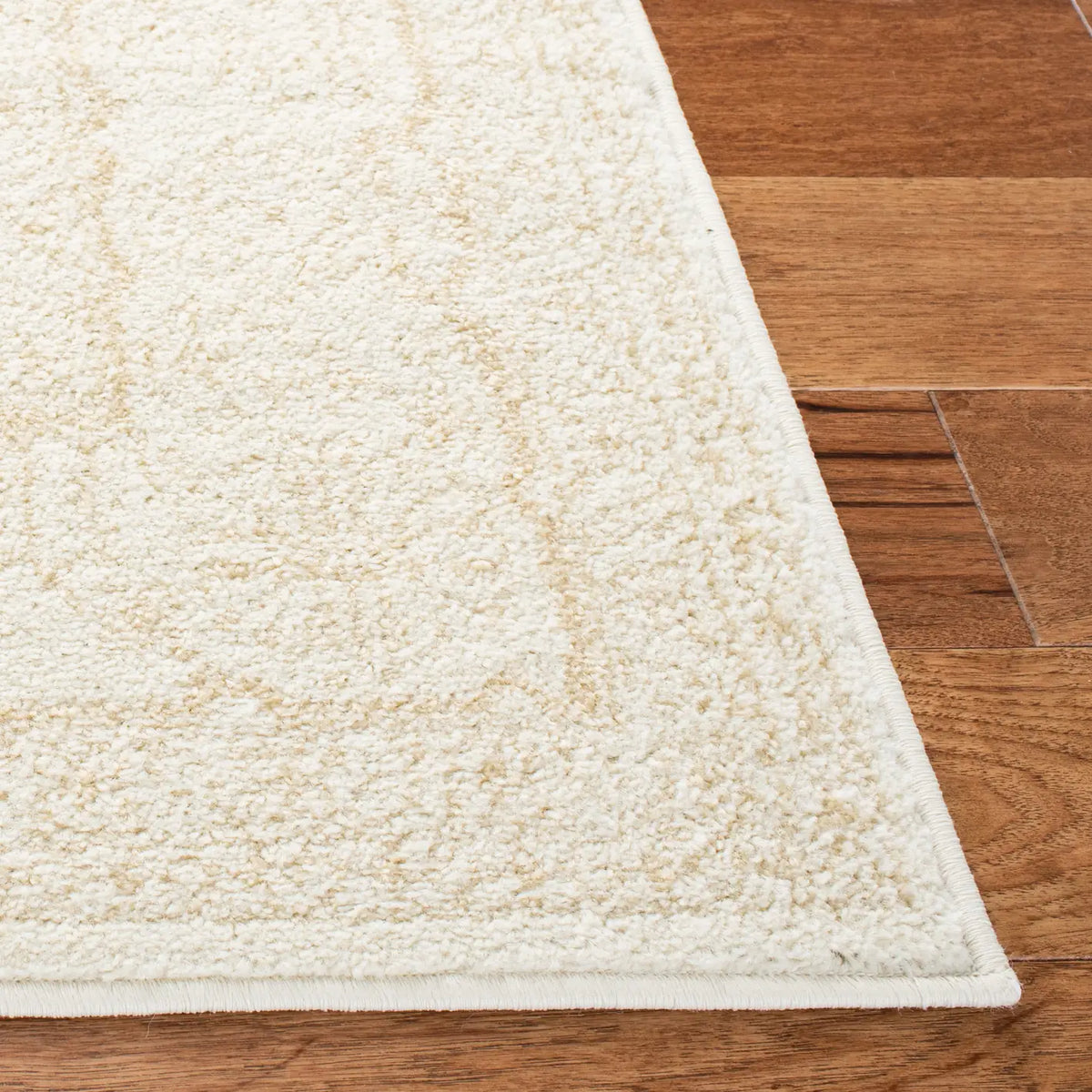 Safavieh Adirondack 4'-0" x 6'-0" Rug in Ivory / Beige