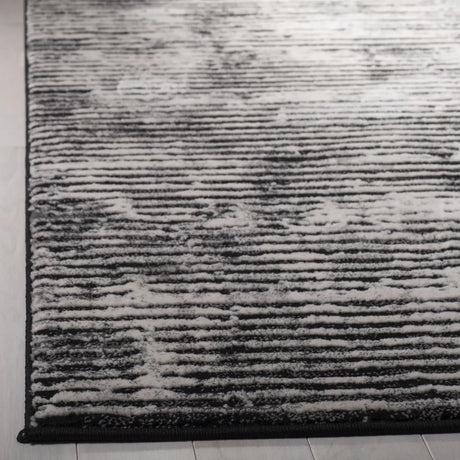Safavieh Lurex 100 4'-0" x 6'-0" Rug in Black / Grey