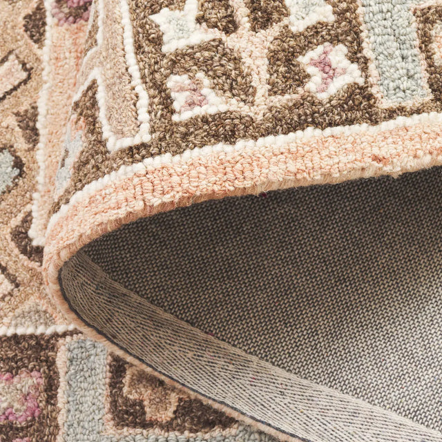 Safavieh Aspen 4'-0" x 6'-0" Rug in Beige / Grey