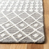 Safavieh Blossom 5'-0" x 8'-0" Rug in Grey / Ivory