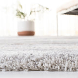 Safavieh Cyrus Shag 4'-5" x 6'-5" Rug in Grey / Beige