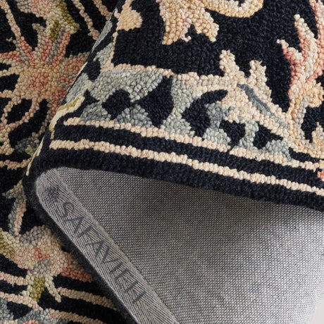Safavieh Aubusson 4'-0" x 6'-0" Rug in Black / Ivory