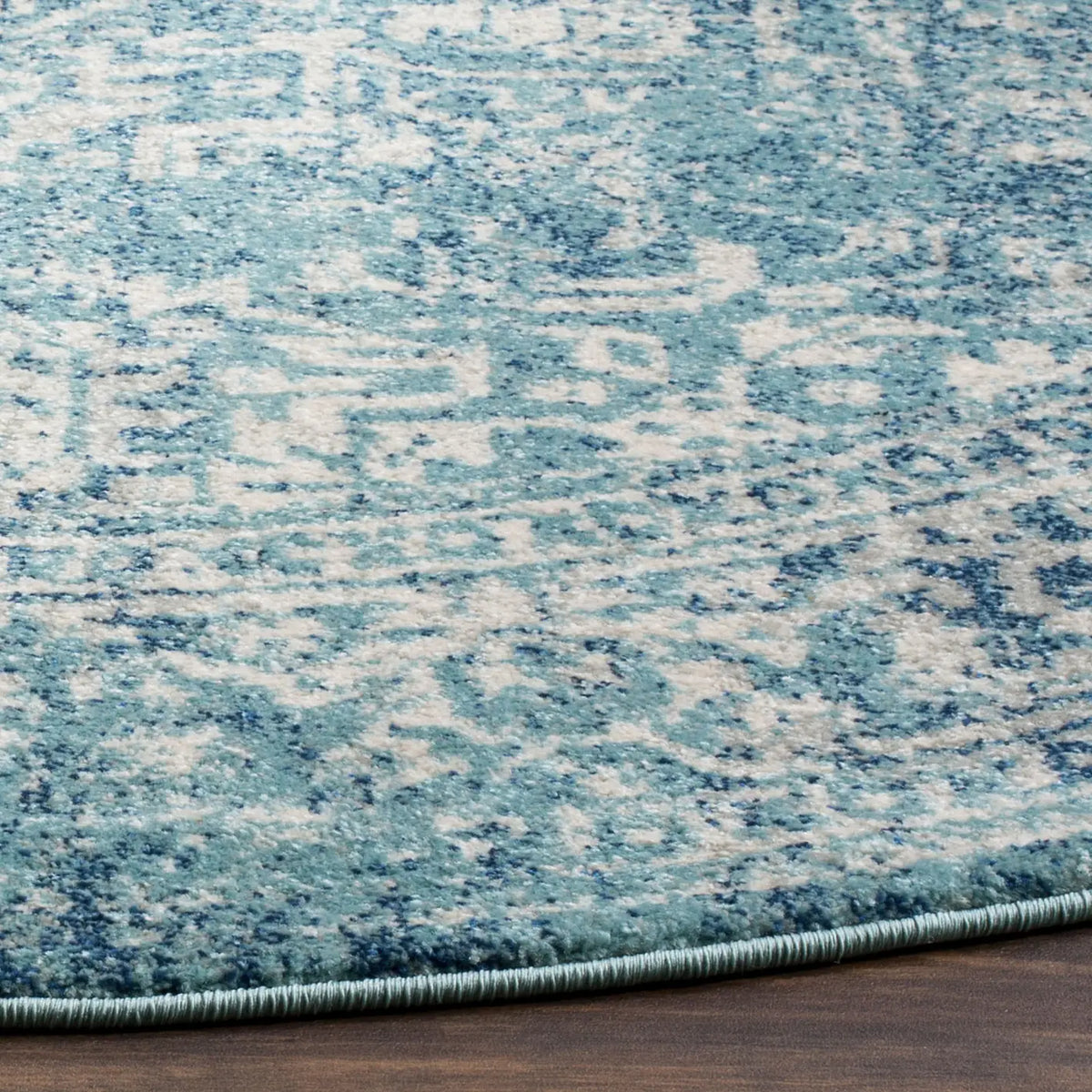 Safavieh Evoke 5'-3" x 5'-3" Rug in Blue / Ivory
