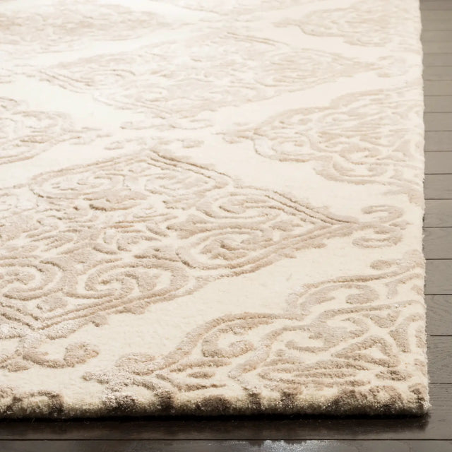 Safavieh Glamour 5'-0" x 8'-0" Rug in Ivory / Beige
