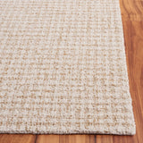 Safavieh Ebony 4'-0" x 6'-0" Rug in Beige / Gold