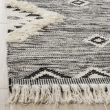 Safavieh Kenya 4'-0" x 6'-0" Rug in Black / Ivory