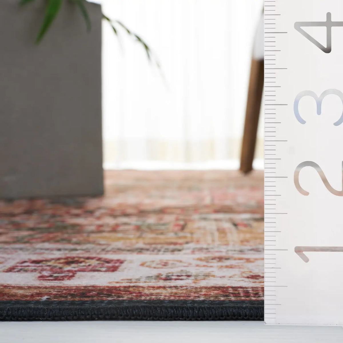 Safavieh Tucson 5'-0" x 8'-0" Rug in Ivory / Green