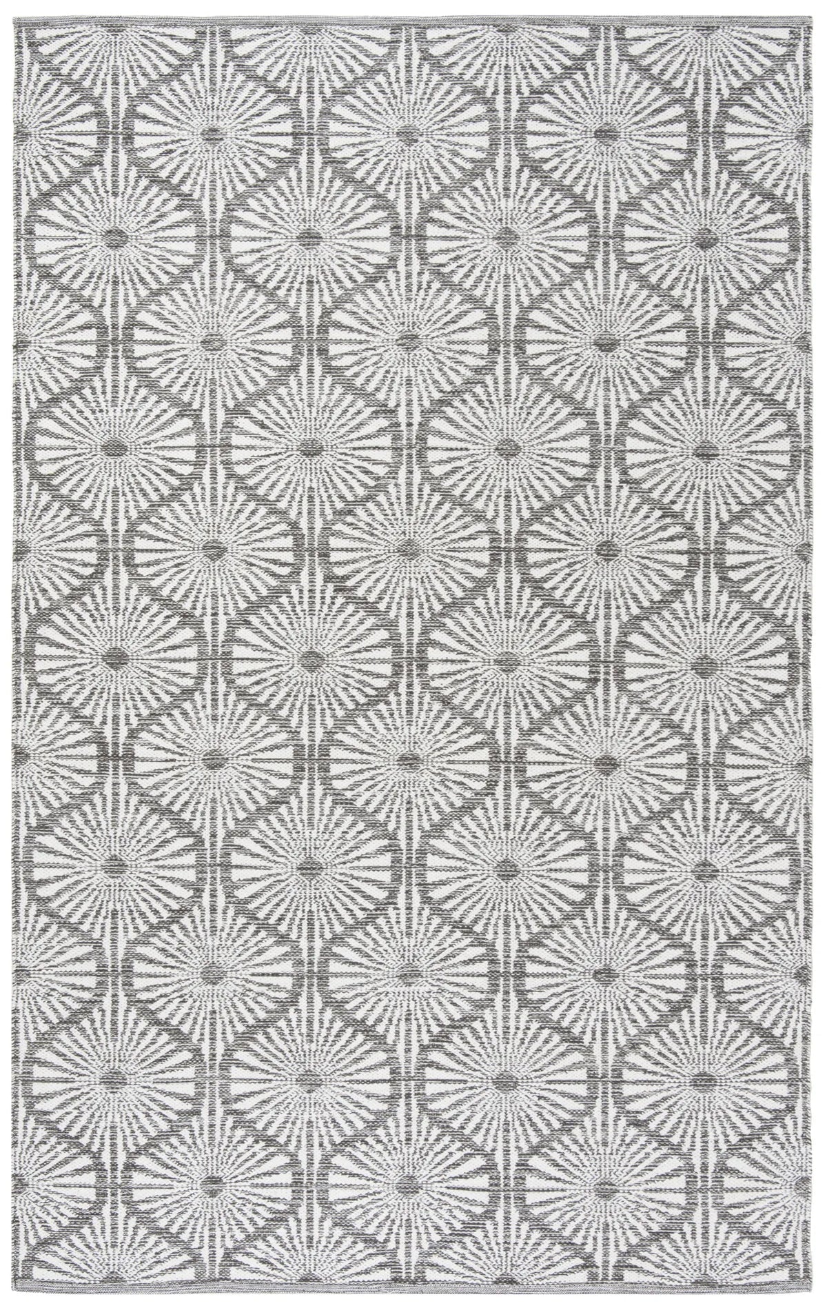 Safavieh Montauk 5'-0" x 8'-0" Rug in Charcoal / Ivory