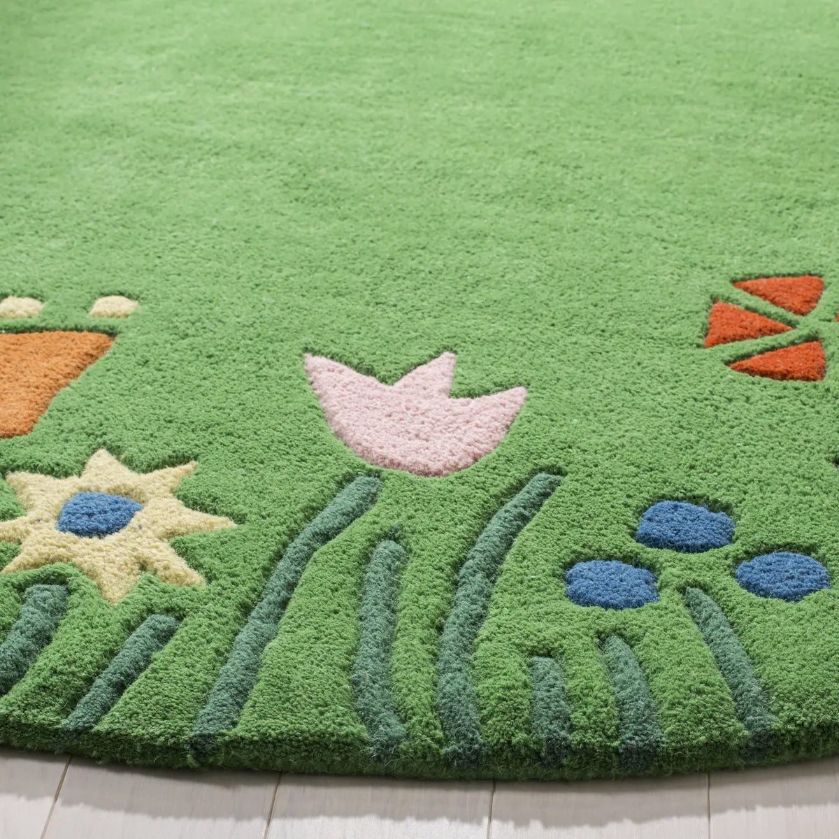Safavieh Safavieh Kids 6'-0" x 6'-0" Rug in Green / Multi