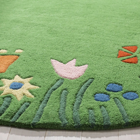 Safavieh Safavieh Kids 6'-0" x 6'-0" Rug in Green / Multi