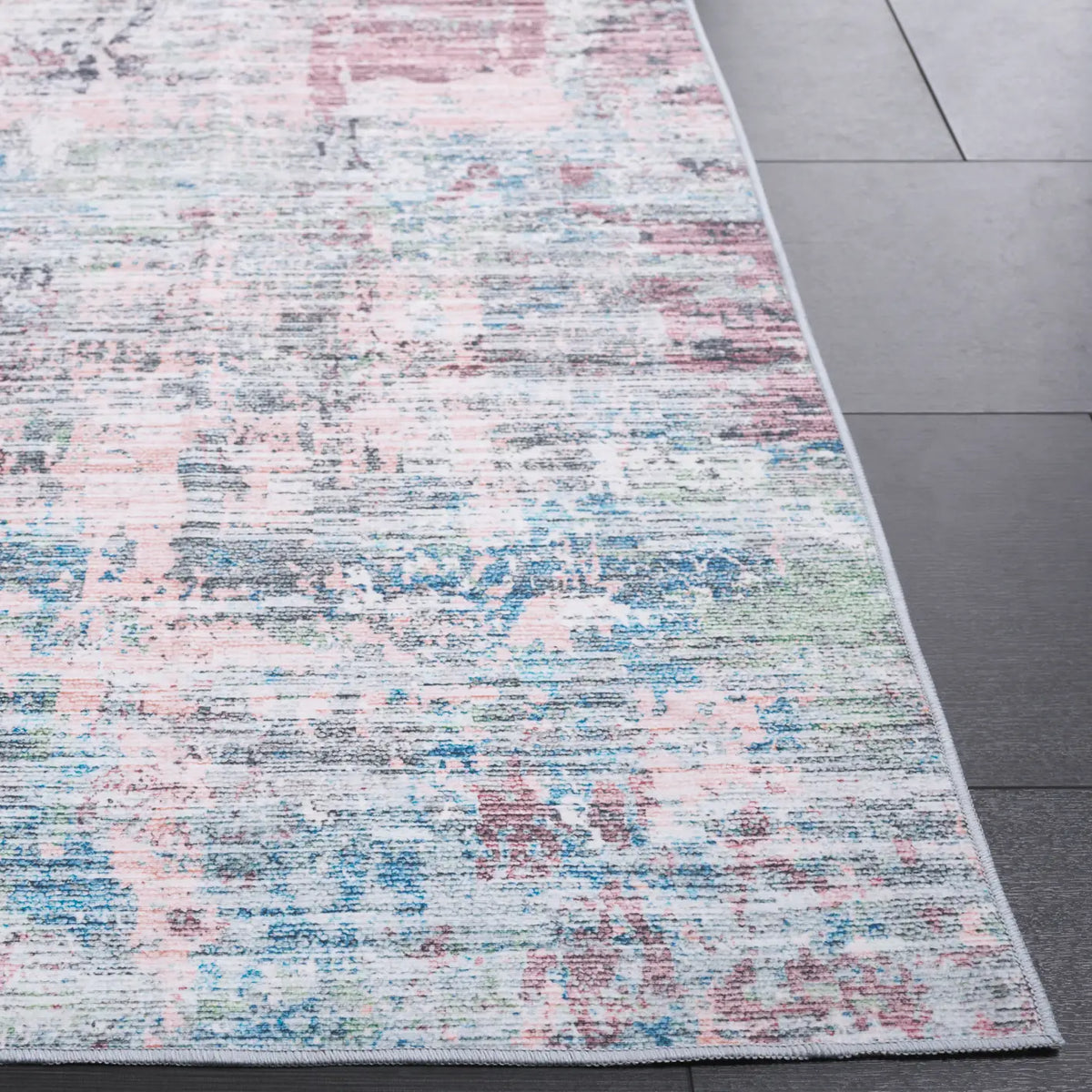 Safavieh Malibu 4'-0" x 6'-0" Rug in Plum / Green