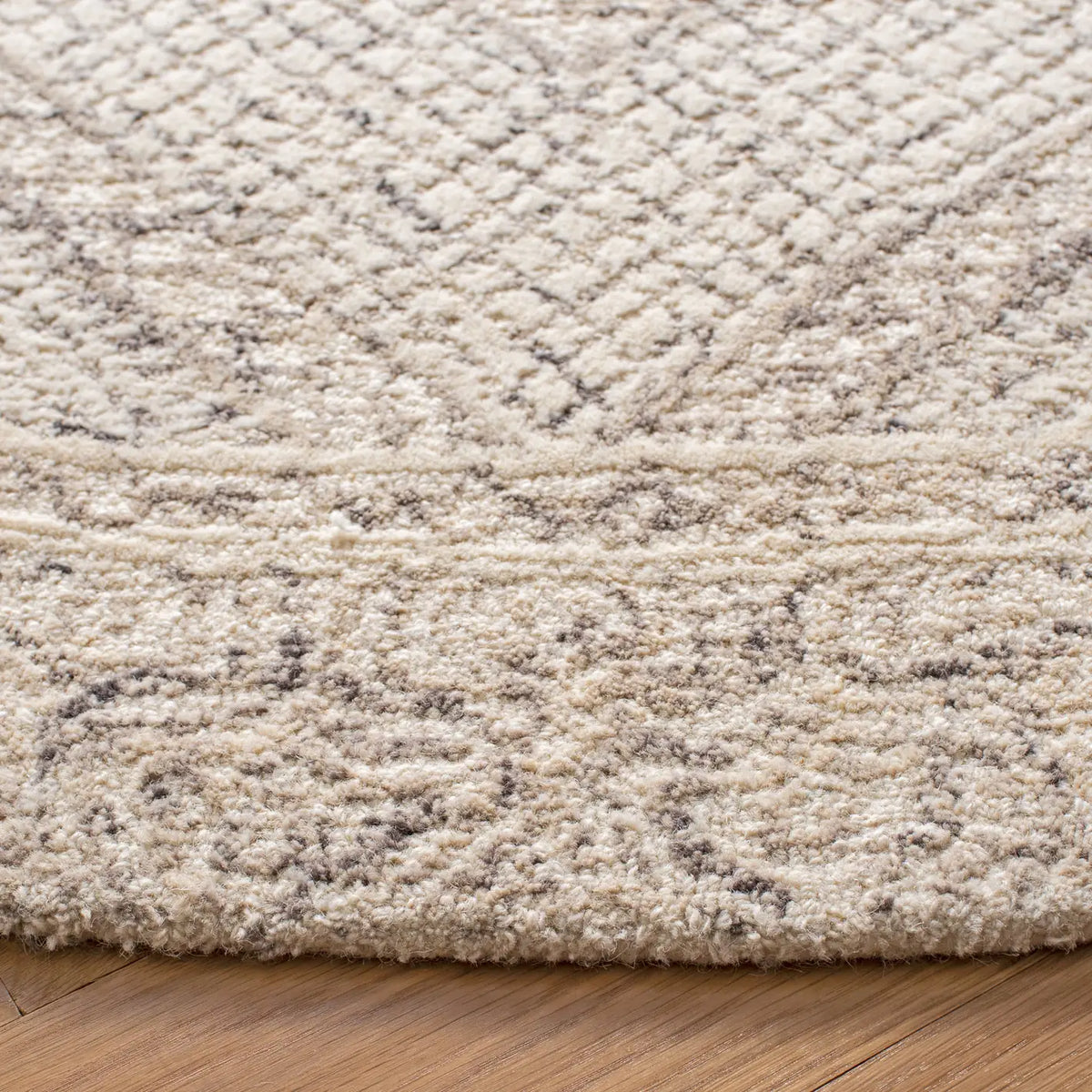 Safavieh Abstract 6'-0" x 6'-0" Rug in Ivory / Grey