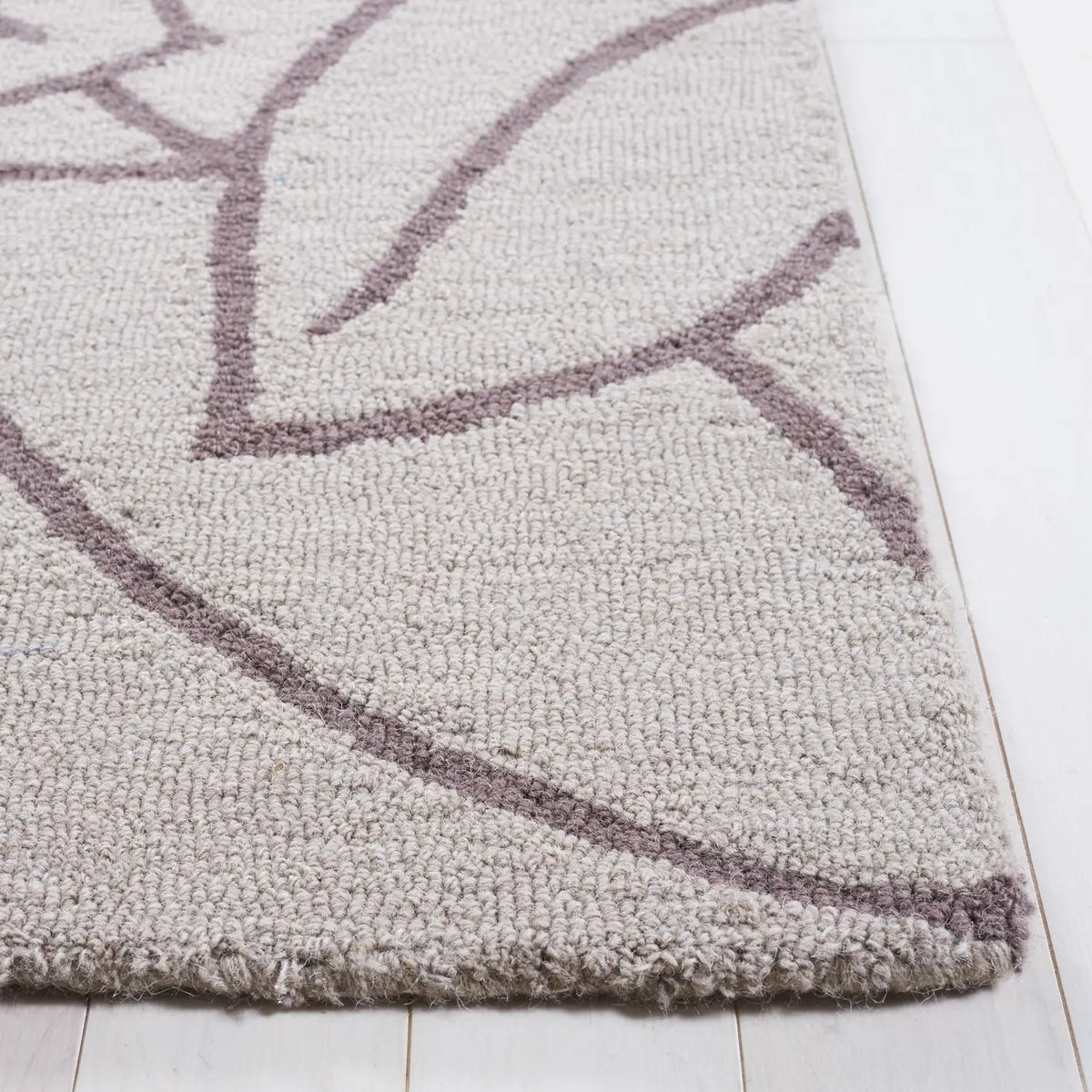 Safavieh Fifth Avenue 5'-0" x 8'-0" Rug in Beige / Brown