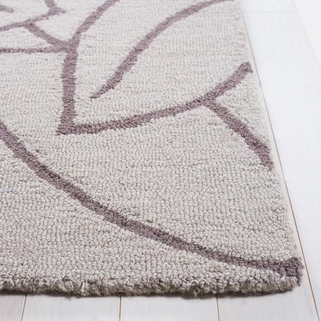 Safavieh Fifth Avenue 5'-0" x 8'-0" Rug in Beige / Brown