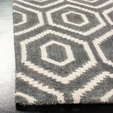 Safavieh Himalaya 4'-0" x 6'-0" Rug in Dark Grey / Ivory