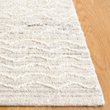 Safavieh Ebony 4'-0" x 6'-0" Rug in Light Grey / Ivory