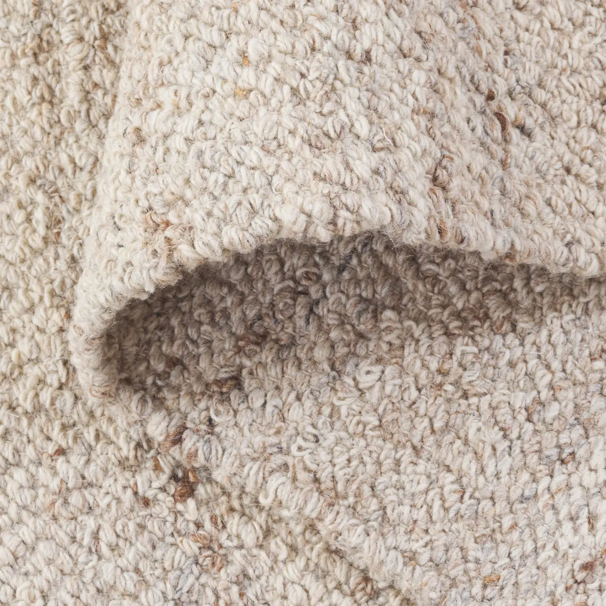 Safavieh Natura 4'-0" x 6'-0" Rug in Beige