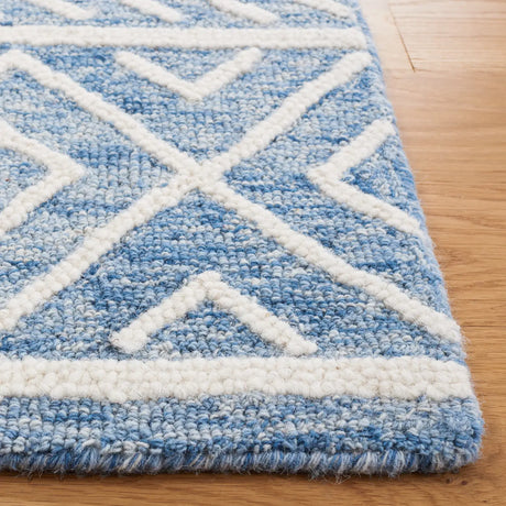 Safavieh Metro 4'-0" x 6'-0" Rug in Blue / Ivory