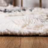 Safavieh Kenya 5'-0" x 8'-0" Rug in Grey / Black