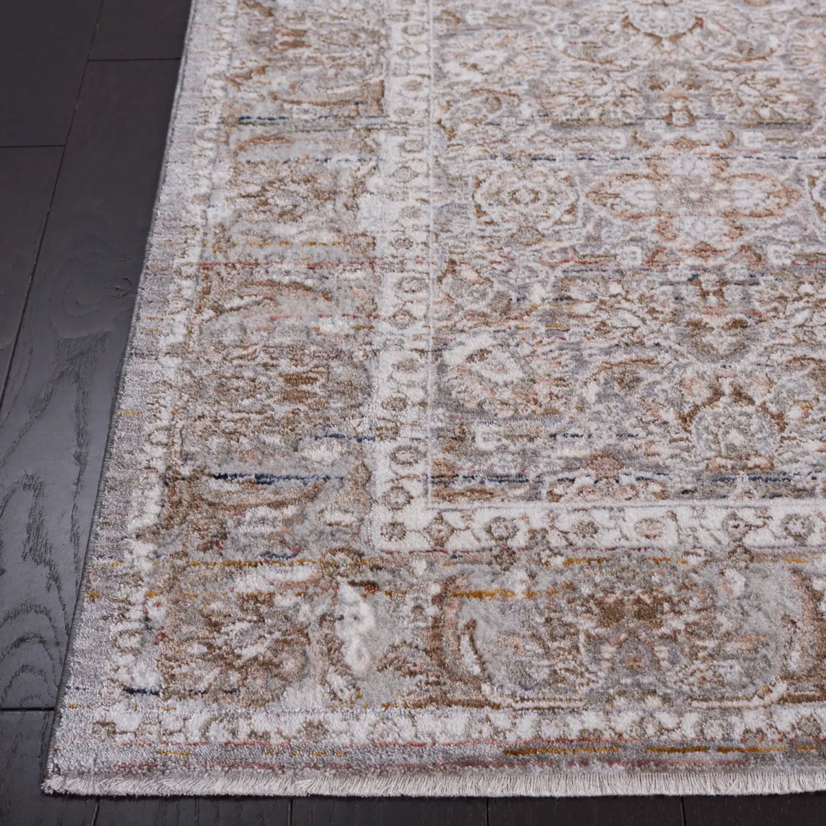 Safavieh Harlow 4'-0" x 6'-0" Rug in Ivory Grey / Sage