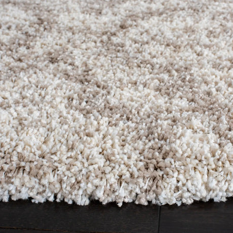 Safavieh Hudson Shag 7'-0" x 7'-0" Rug in Multi Ivory / Beige