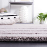 Safavieh Chatham 4'-0" x 6'-0" Rug in Grey