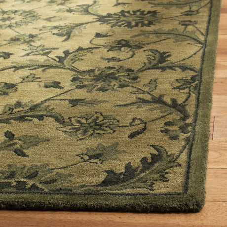 Safavieh Antiquity 5'-0" x 8'-0" Rug in Olive / Green