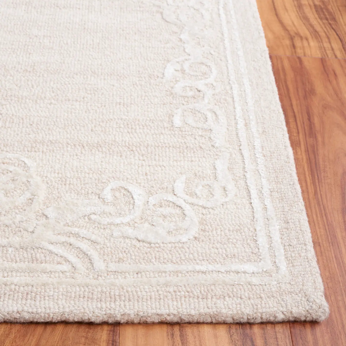 Safavieh Glamour 4'-0" x 6'-0" Rug in Light Brown / Ivory