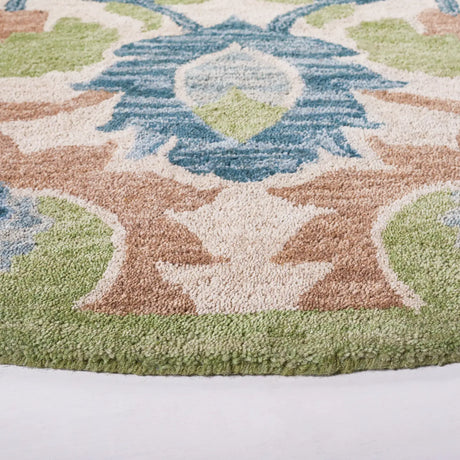Safavieh Antiquity 6'-0" x 6'-0" Rug in Ivory / Green