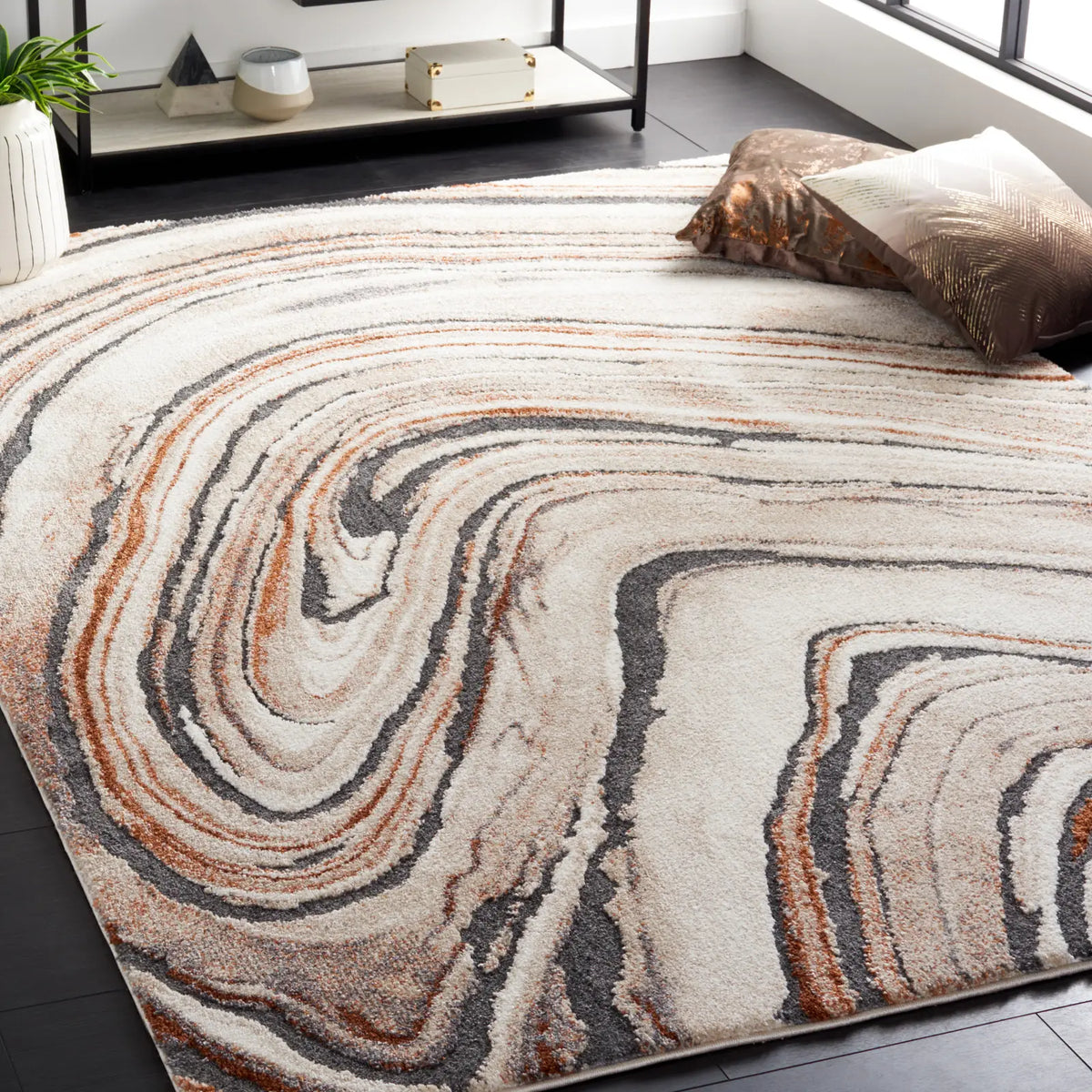 Safavieh Cyrus Shag 4'-5" x 6'-5" Rug in Beige / Rust