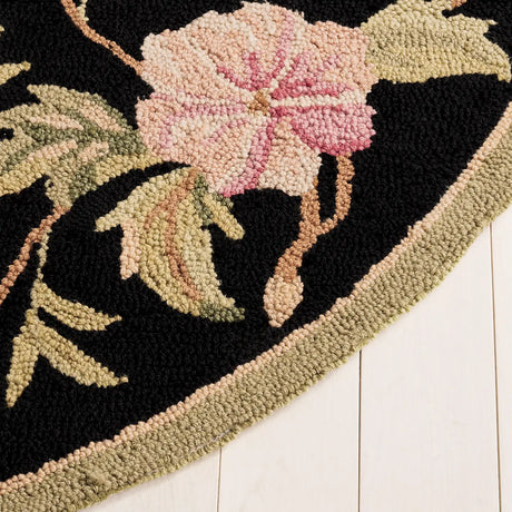 Safavieh Chelsea 4'-6" x 6'-6" Rug in Black