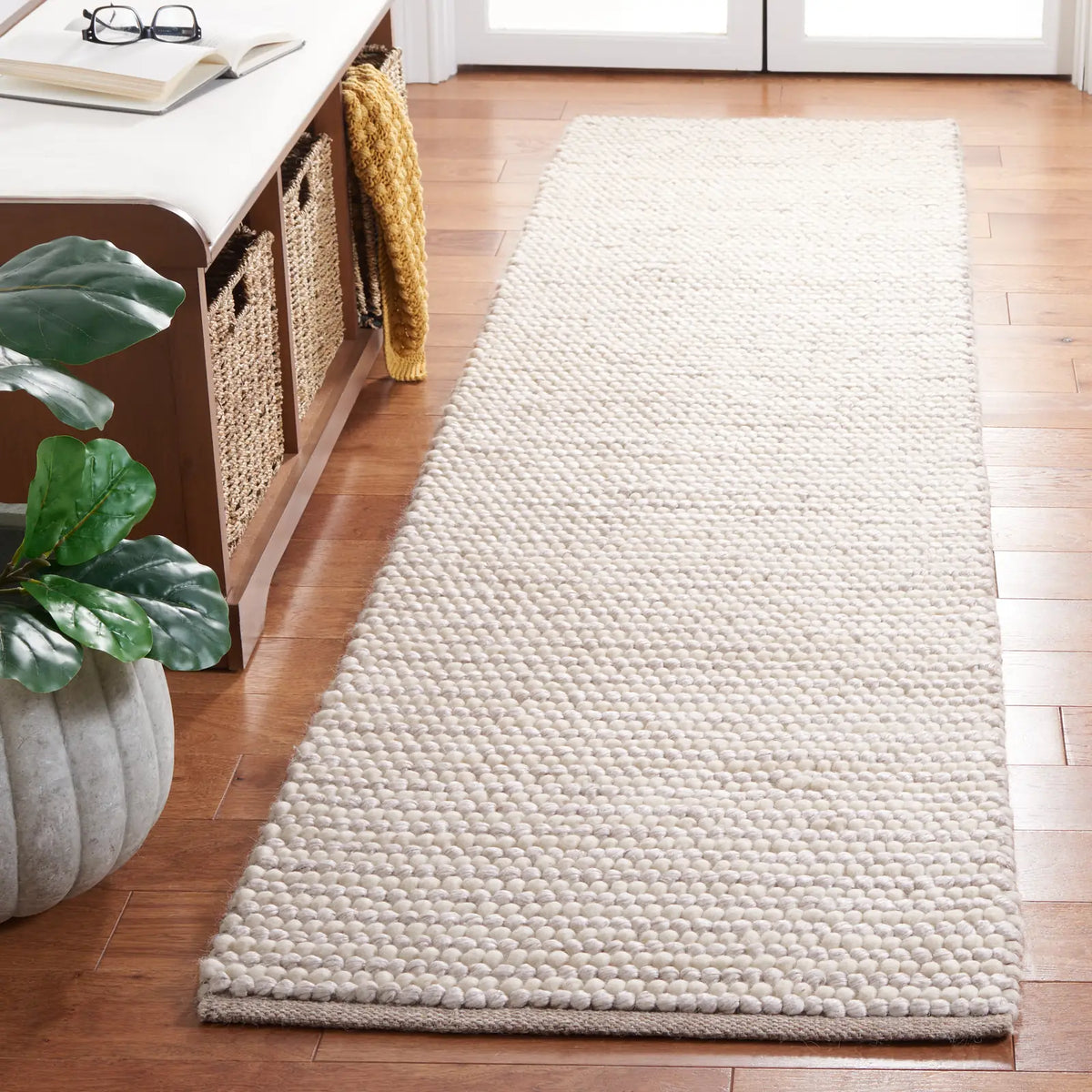 Safavieh Martha Stewart 2'-3" x 9'-0" Rug in Ivory / Beige