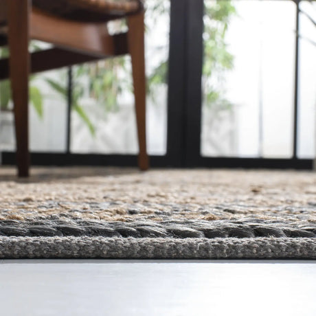 Safavieh Natural Fiber 4'-0" x 6'-0" Rug in Beige / Grey