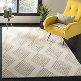 Safavieh Blossom 5'-0" x 8'-0" Rug in Ivory / Silver