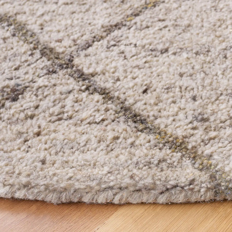 Safavieh Himalaya 6'-0" x 6'-0" Rug in Ivory