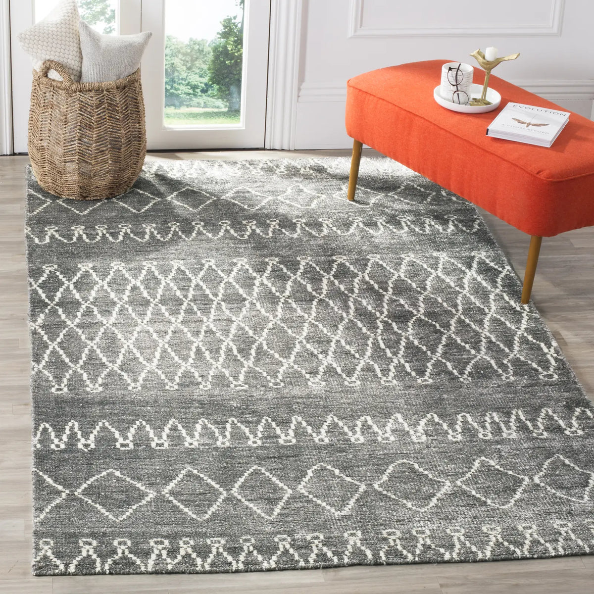 Safavieh Stone Wash 5'-0" x 8'-0" Rug in Grey / Beige