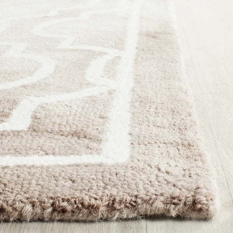 Safavieh Dip Dye 10'-0" x 14'-0" Rug in Beige / Ivory