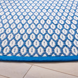 Safavieh Montauk 6'-0" x 6'-0" Rug in Blue / Ivory