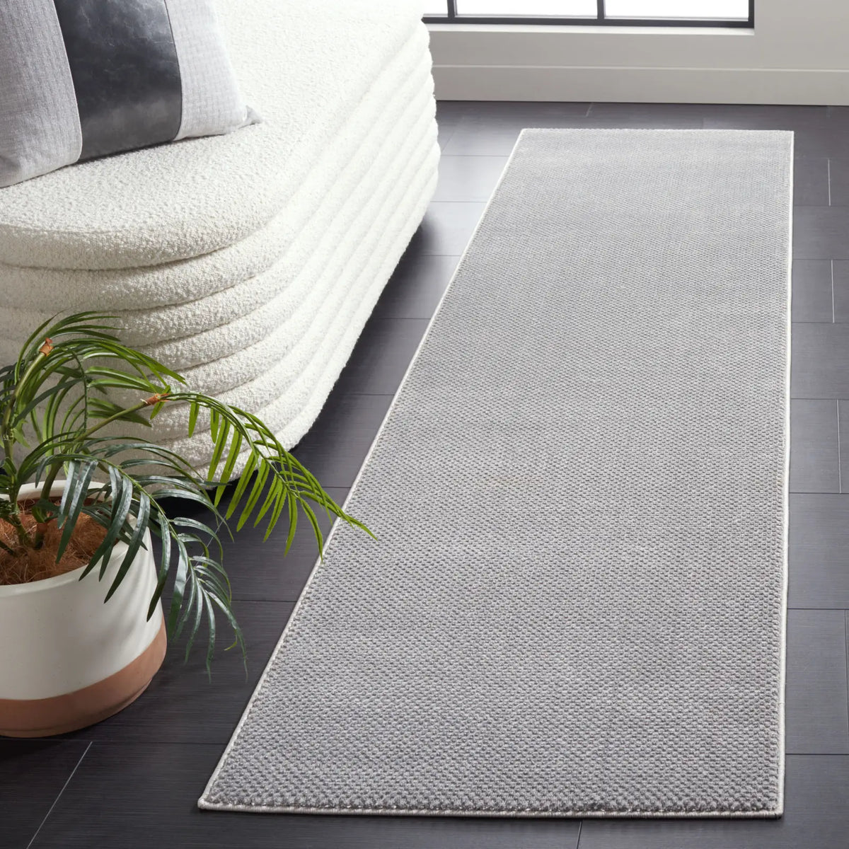 Safavieh Continental 2'-2" x 8'-0" Rug in Dark Grey