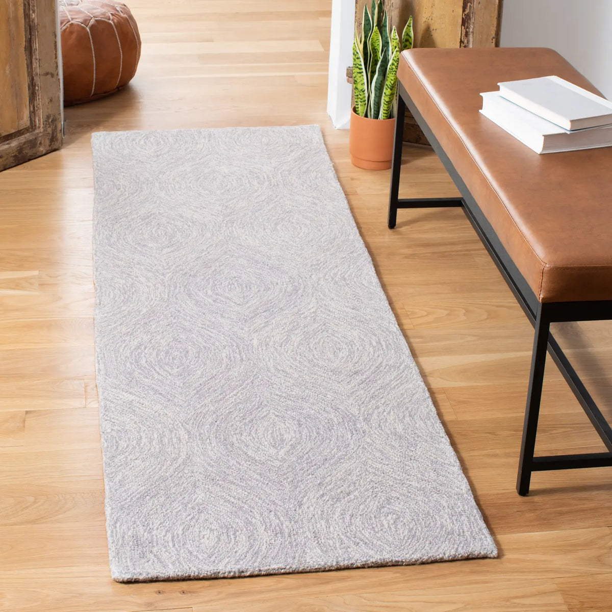 Safavieh Micro-Loop 2'-3" x 7'-0" Rug in Silver / Ivory