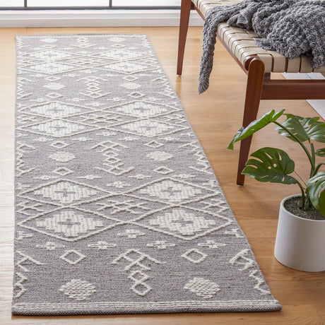 Safavieh Kilim 2'-3" x 9'-0" Rug in Grey / Ivory