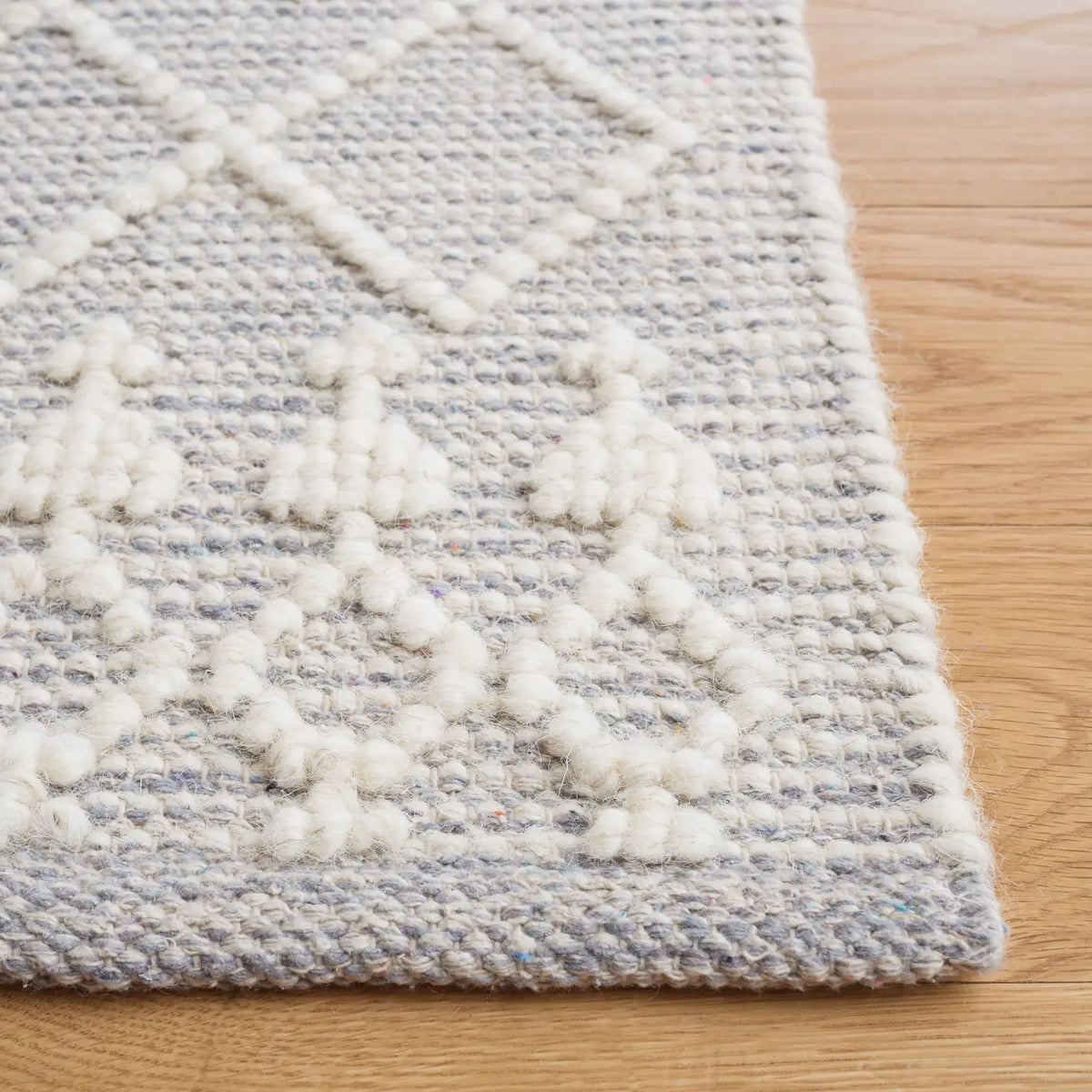 Safavieh Natura 4'-0" x 6'-0" Rug in Ivory / Grey