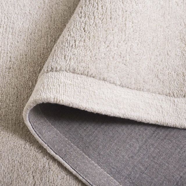 Safavieh Metro 4'-0" x 6'-0" Rug in Light Grey / Ivory