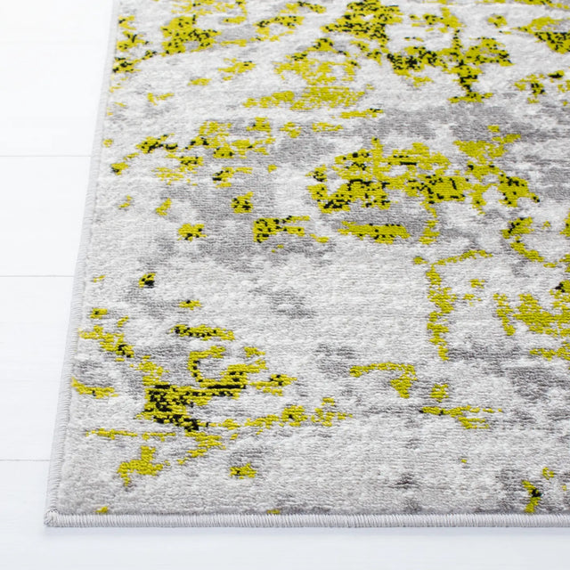 Safavieh Skyler 4'-0" x 6'-0" Rug in Grey / Green