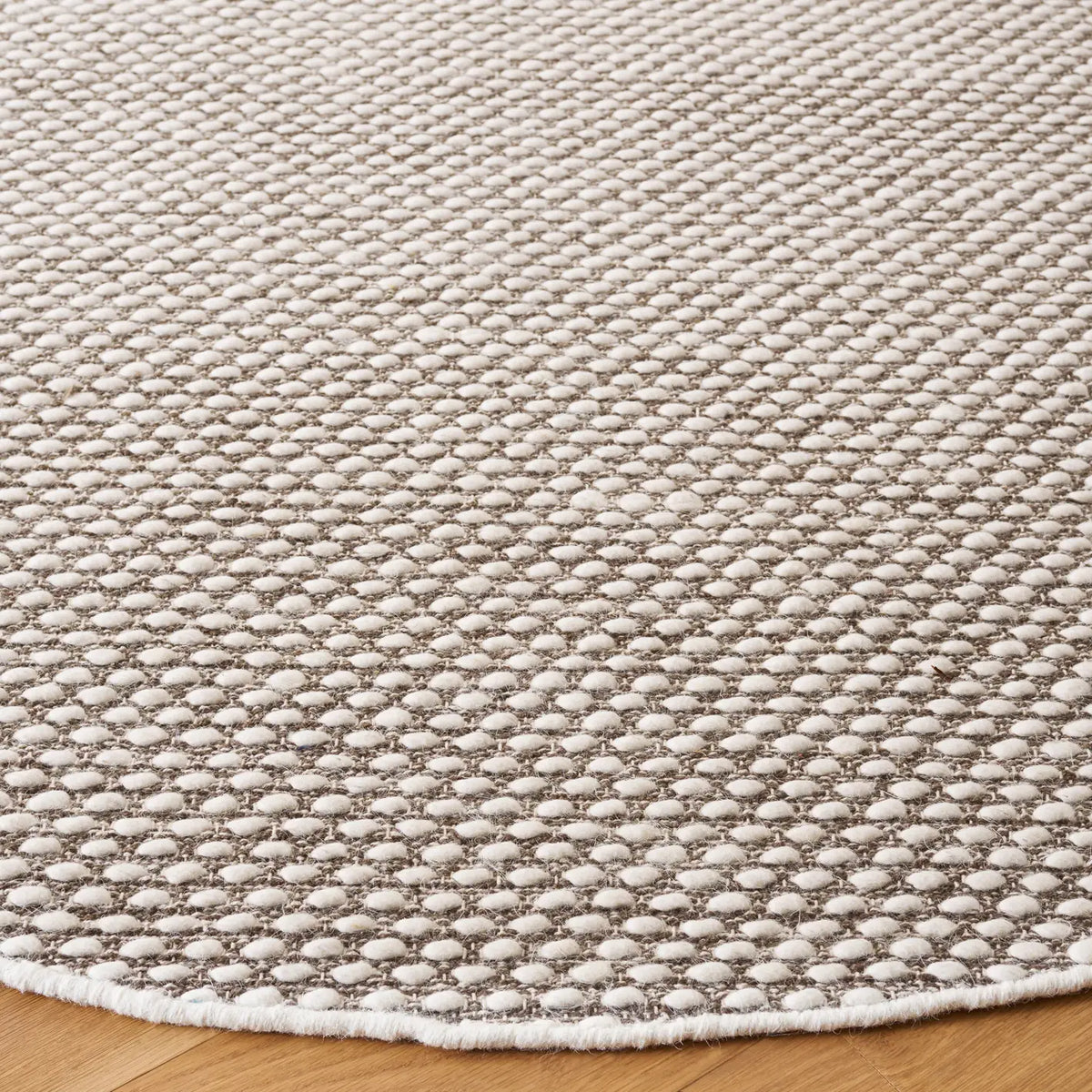 Safavieh Vermont 6'-0" x 6'-0" Rug in Brown