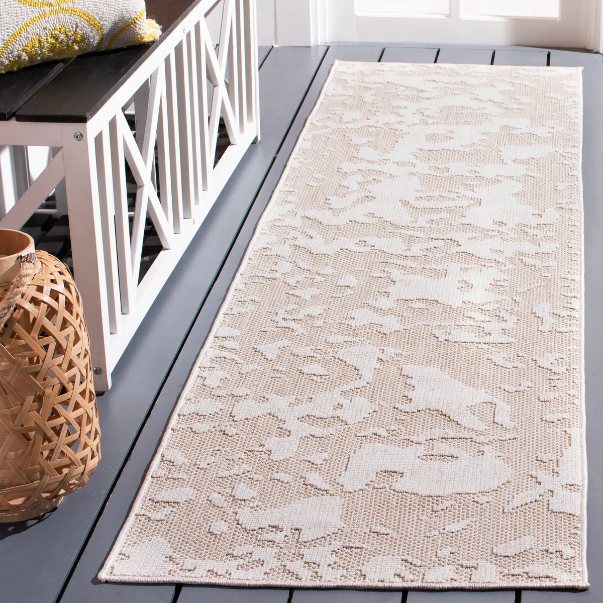 Safavieh Global 2'-2" x 8'-0" Rug in Beige / Light Beige