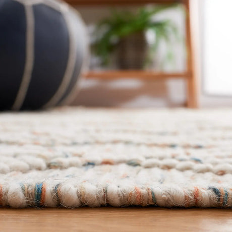 Safavieh Natura 4'-0" x 6'-0" Rug in Ivory / Blue